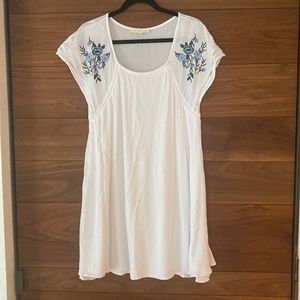 Hailey Lyn White Dress Size Medium